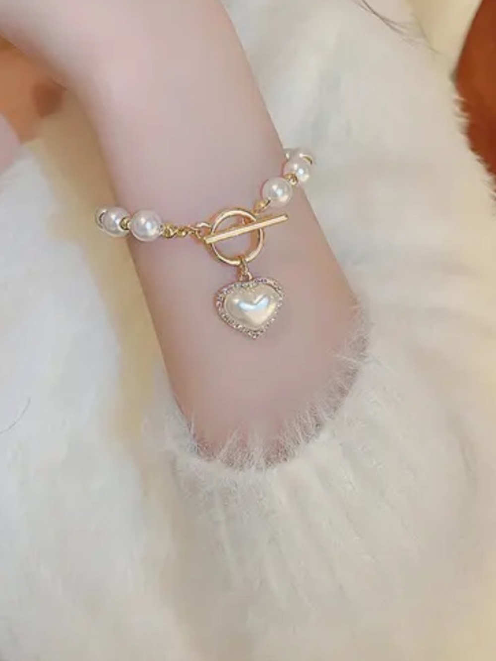 Pearl Heart Toggle Bracelet - White and Gold Women’s Jewelry - Picture 6 of 7